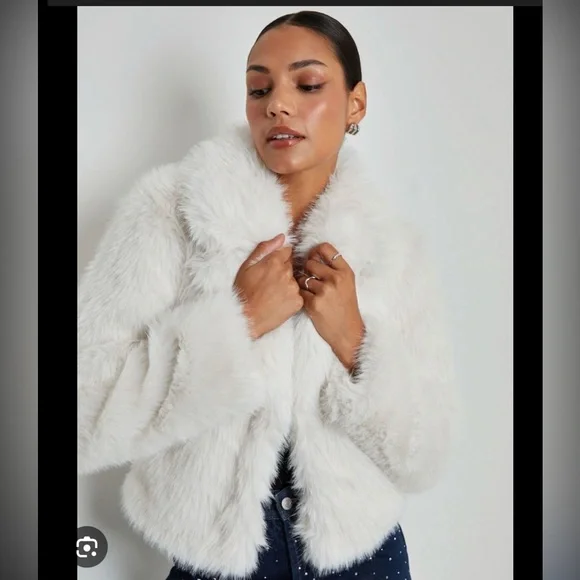 Abercrombie & Fitch Cream faux fur coat - Picture 10 of 10